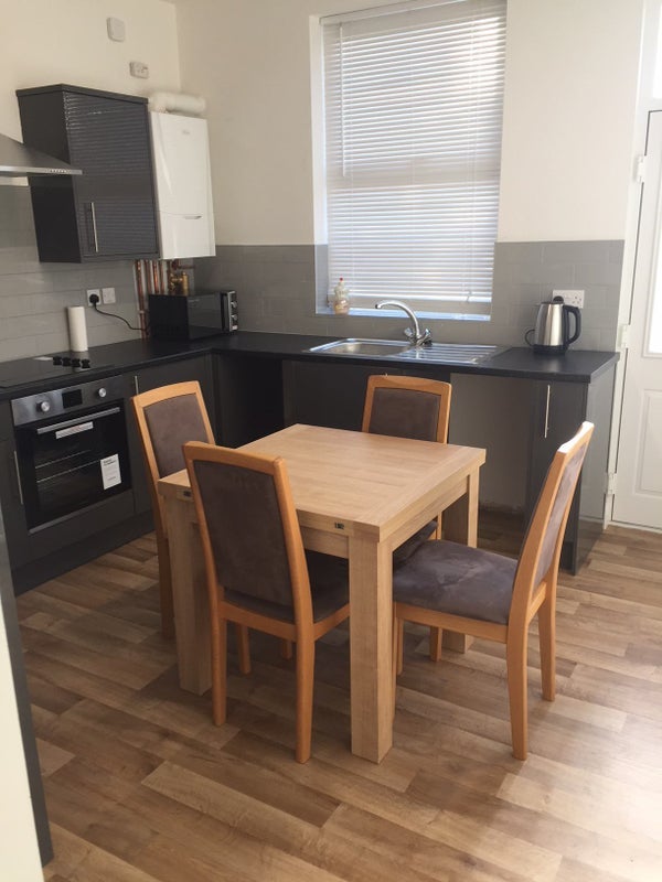 Room Hunter Road in Sheffield