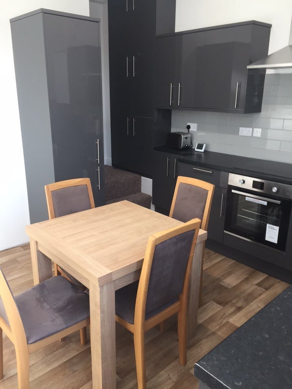 Room Hunter Road in Sheffield