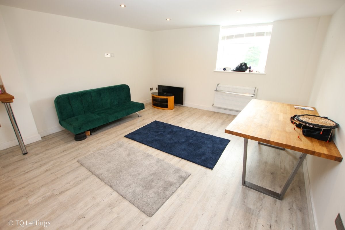Flat Ashley Road in Trafford