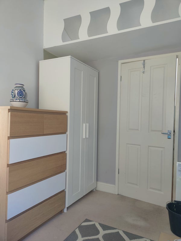 House Ingrams Close in Elmbridge