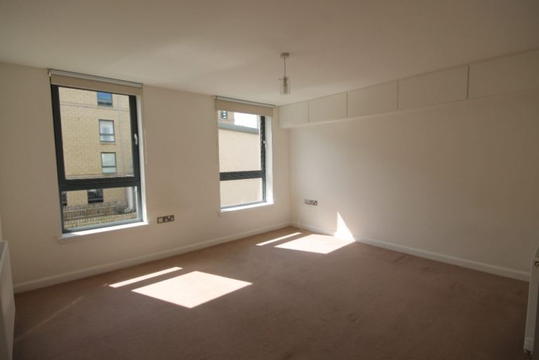 Flat Robertson Avenue in City of Edinburgh