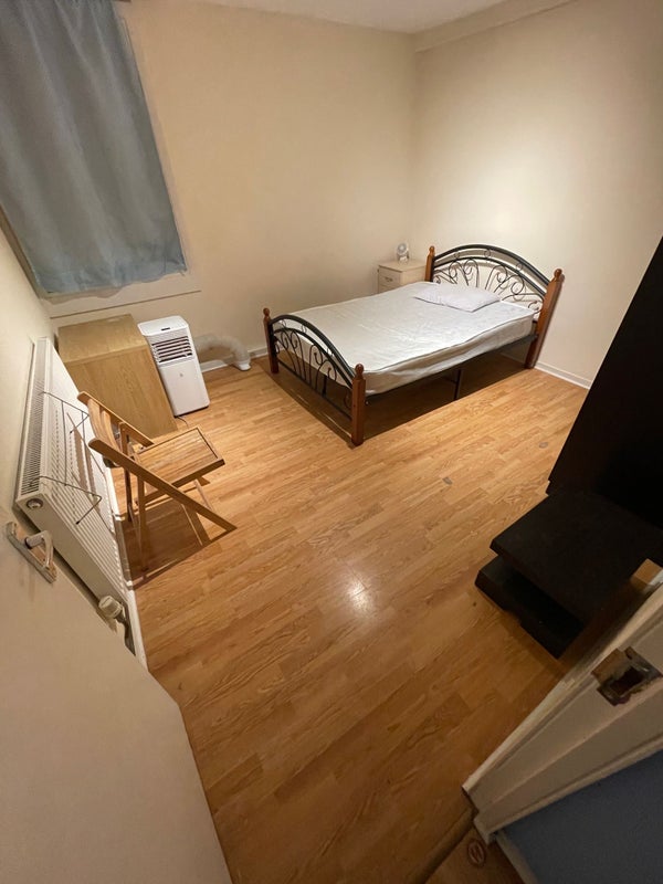 Flat Palace Road in Greater London