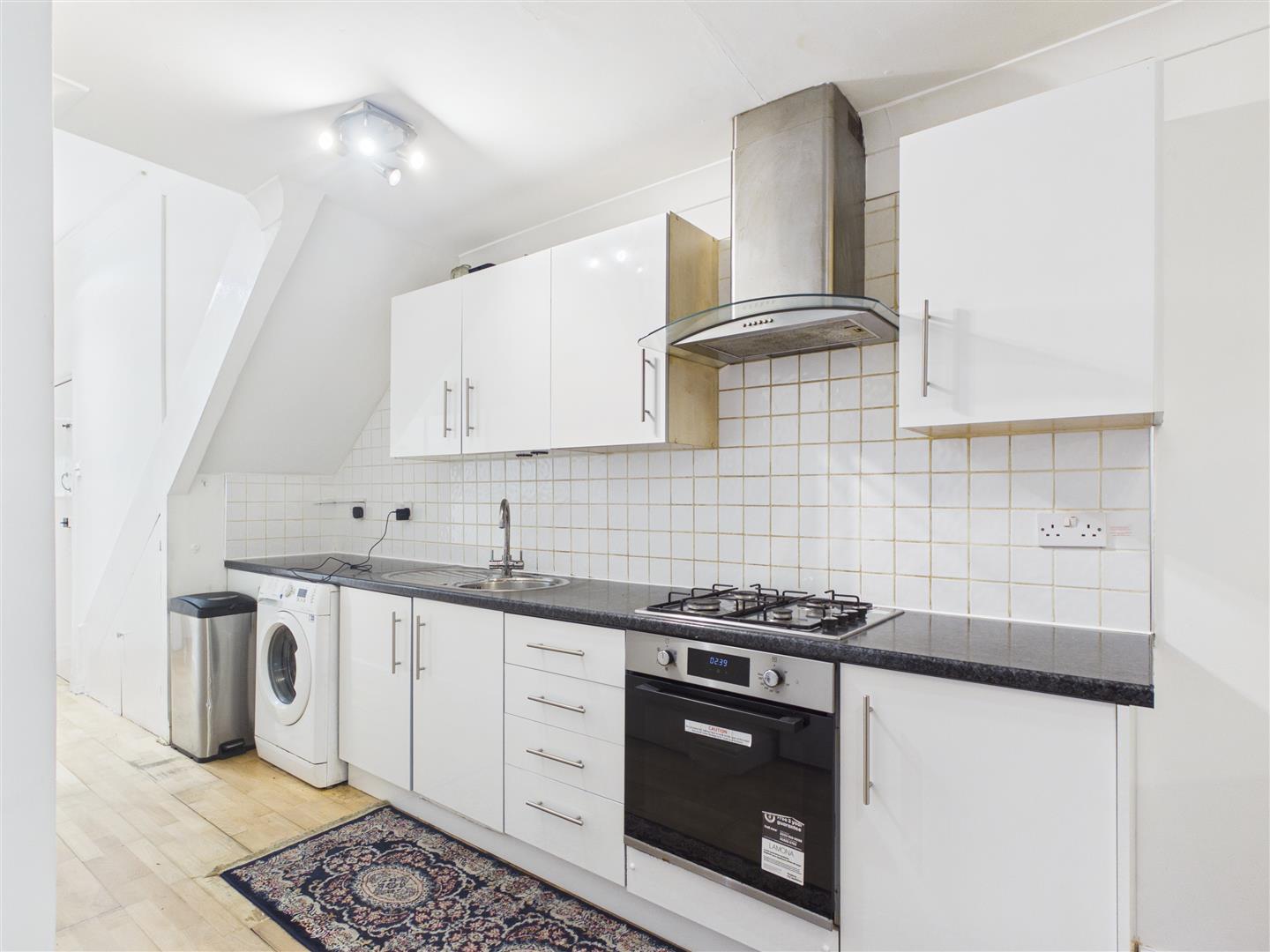 Flat Leythe Road in Greater London