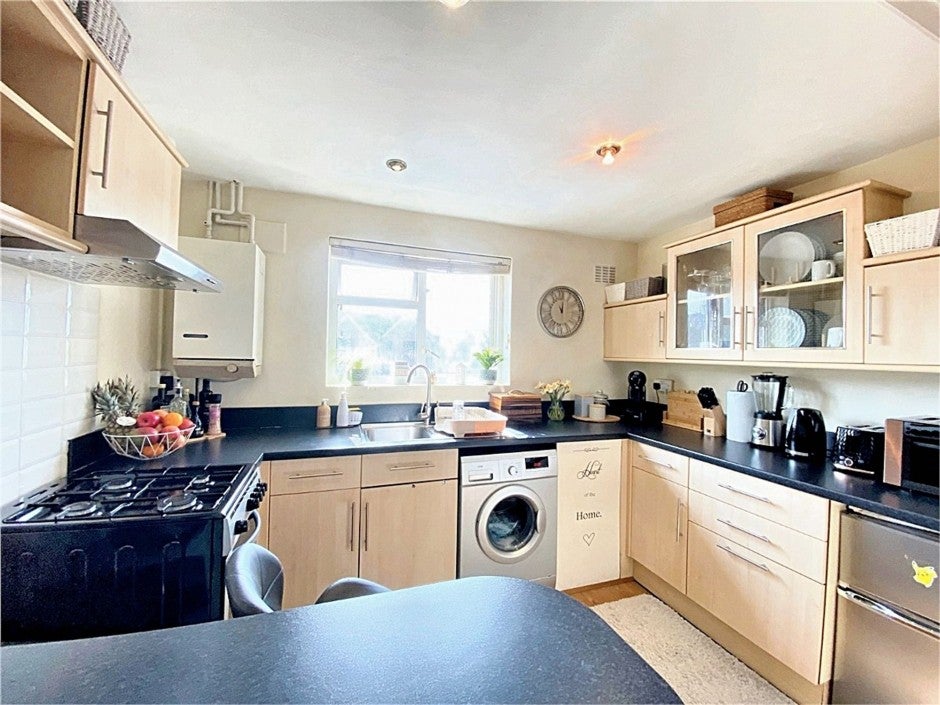 Flat Cowley Road in Greater London