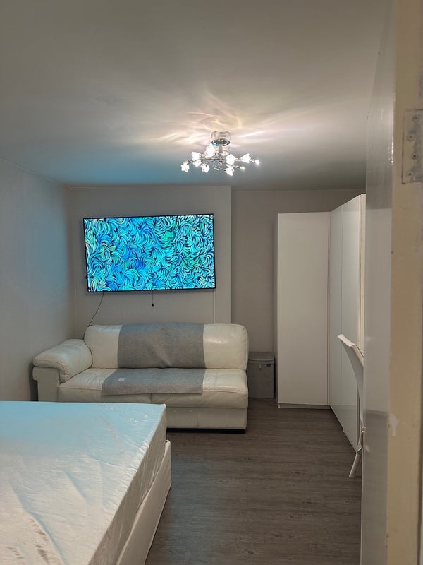 Room Cumberland Street in City of Westminster