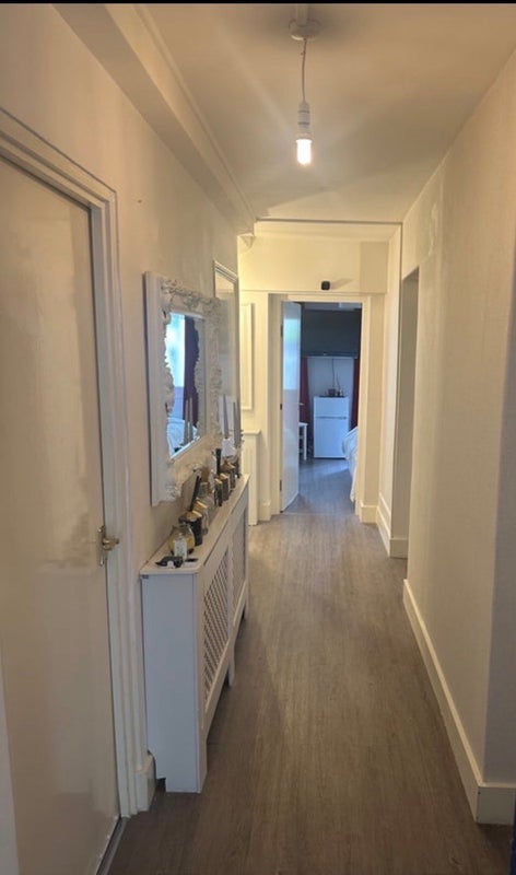 Room Cumberland Street in City of Westminster