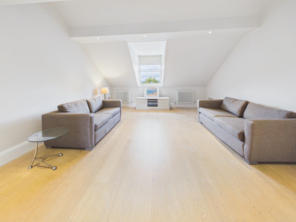 Flat Queen Street in City of Edinburgh