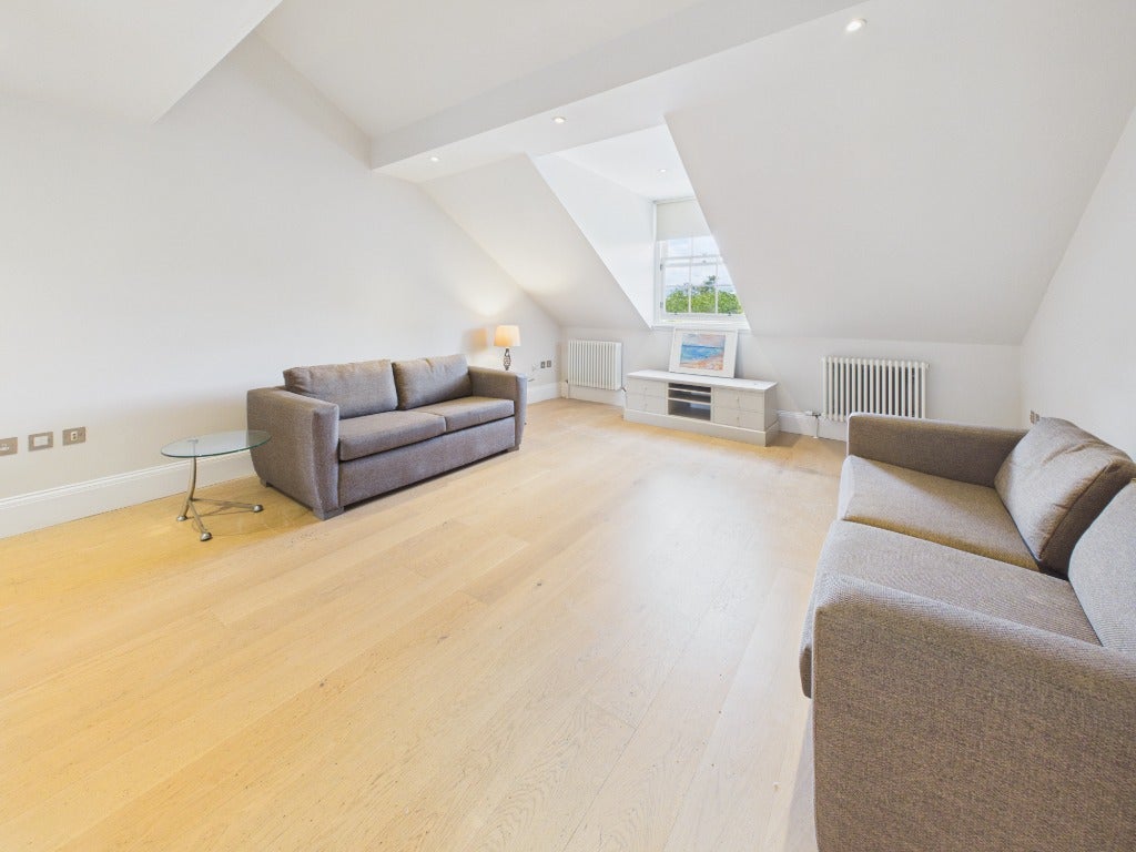 Flat Queen Street in City of Edinburgh
