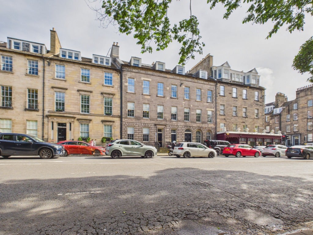 Flat Queen Street in City of Edinburgh