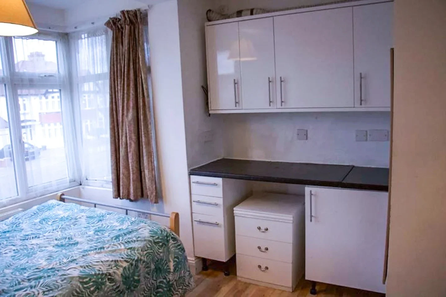 Room Clarendon Gardens in Greater London