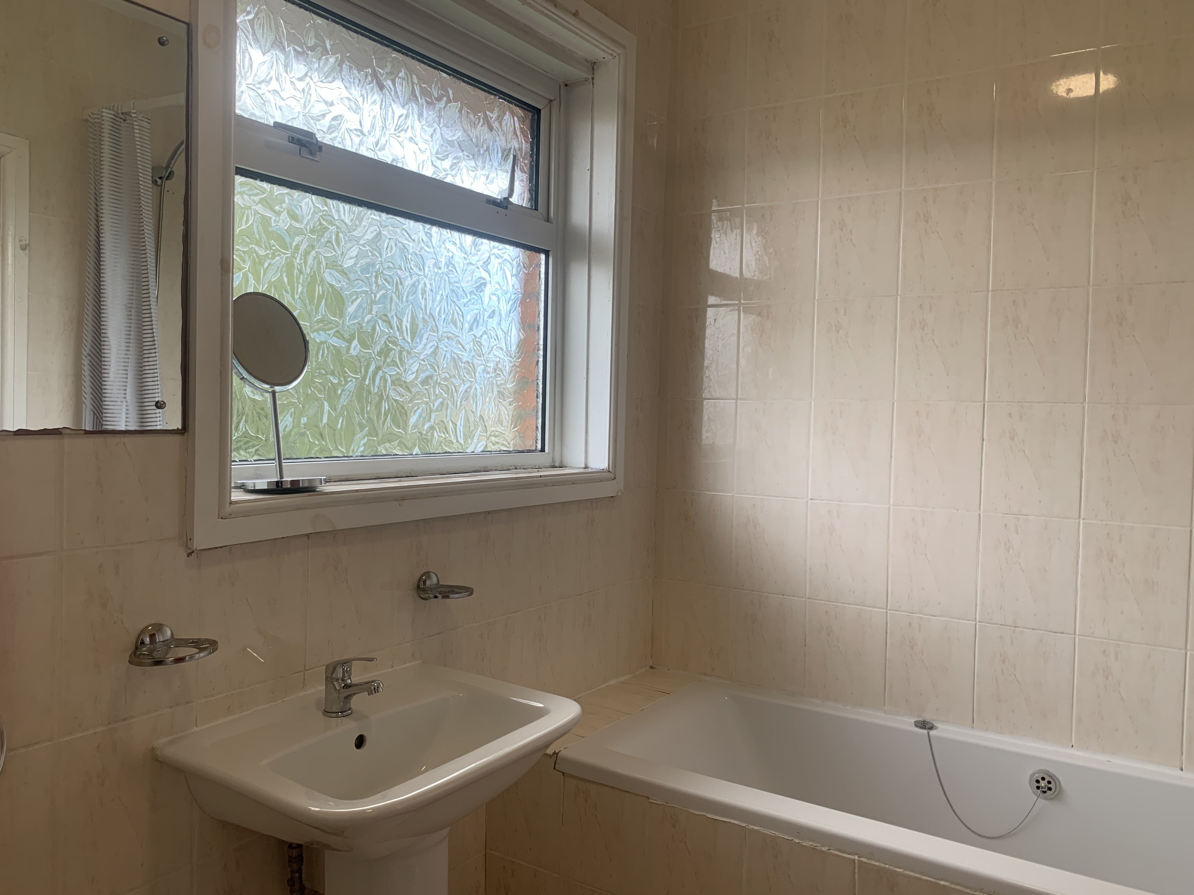 Room Iddesleigh Road in Bournemouth