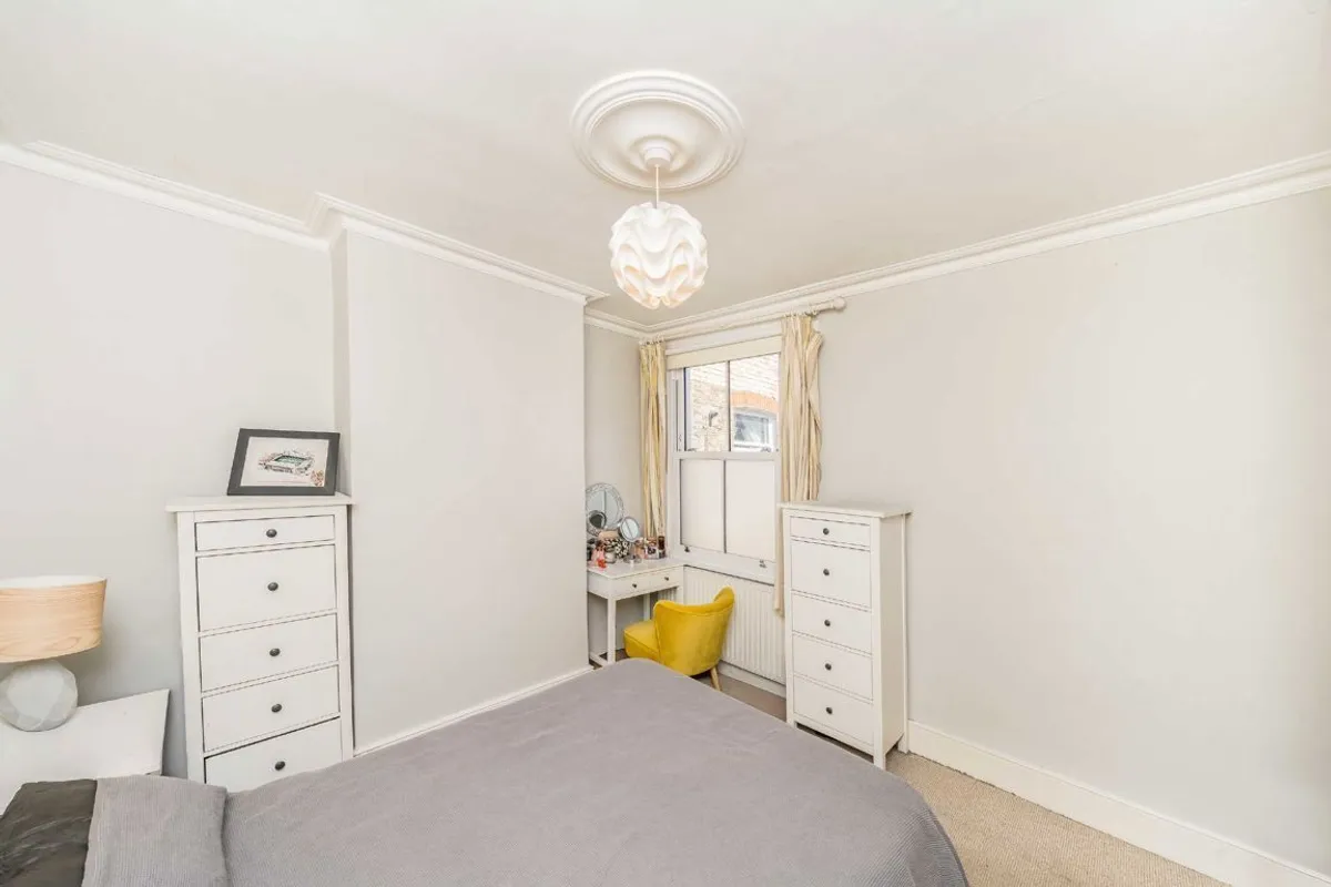 Flat Crealock Street in Greater London