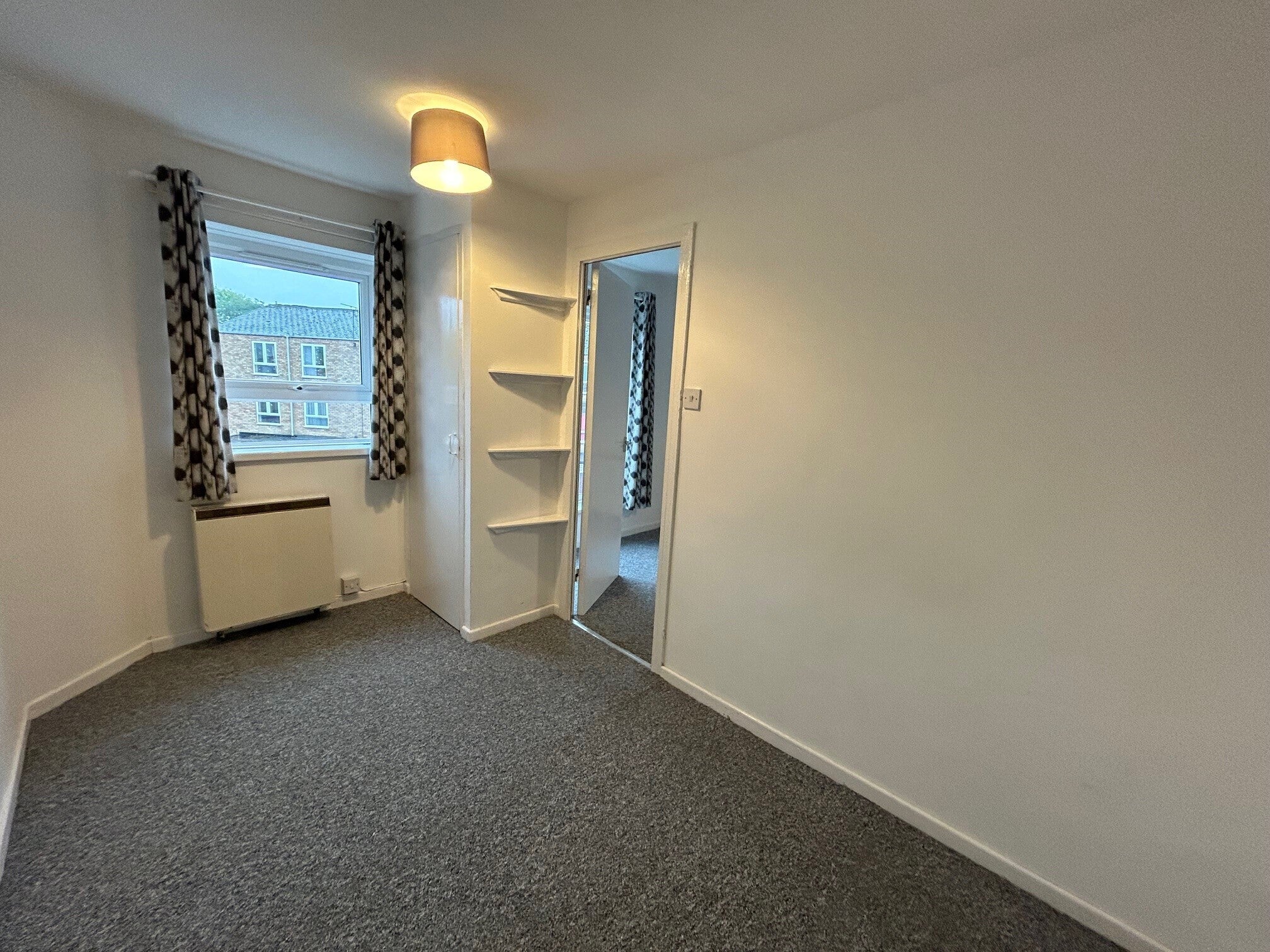 Flat Barton Crescent in Royal Leamington Spa