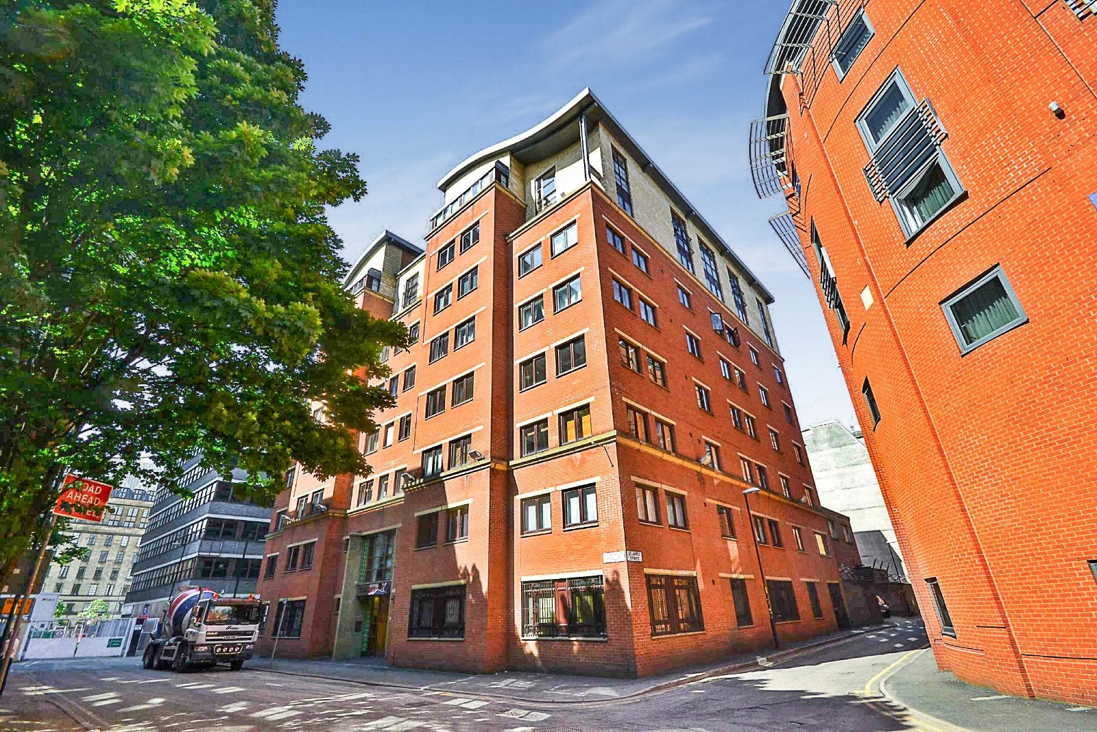Flat Dickinson Street in Manchester