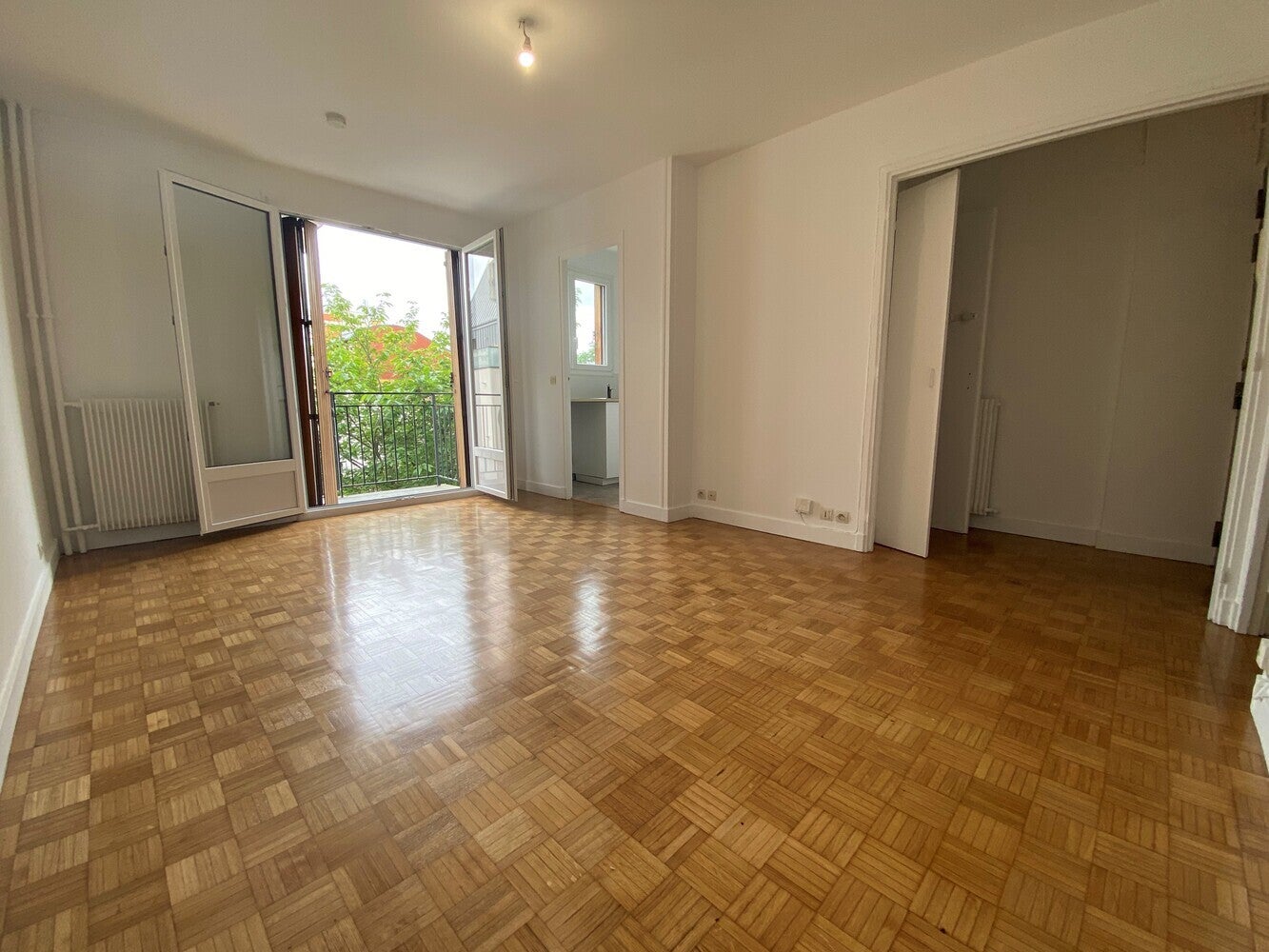 Room Avenue Victor Cresson in Issy-les-Moulineaux