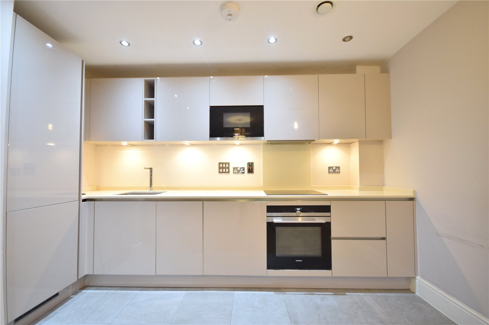 Flat East Street in Epsom and Ewell