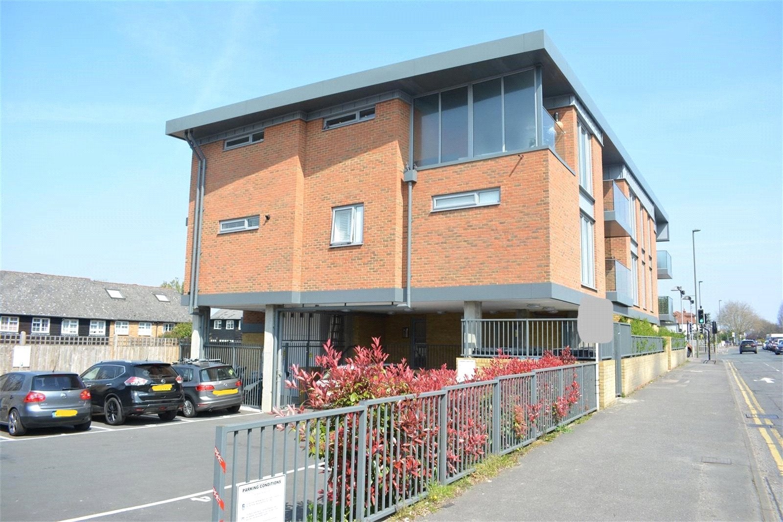 Flat East Street in Epsom and Ewell