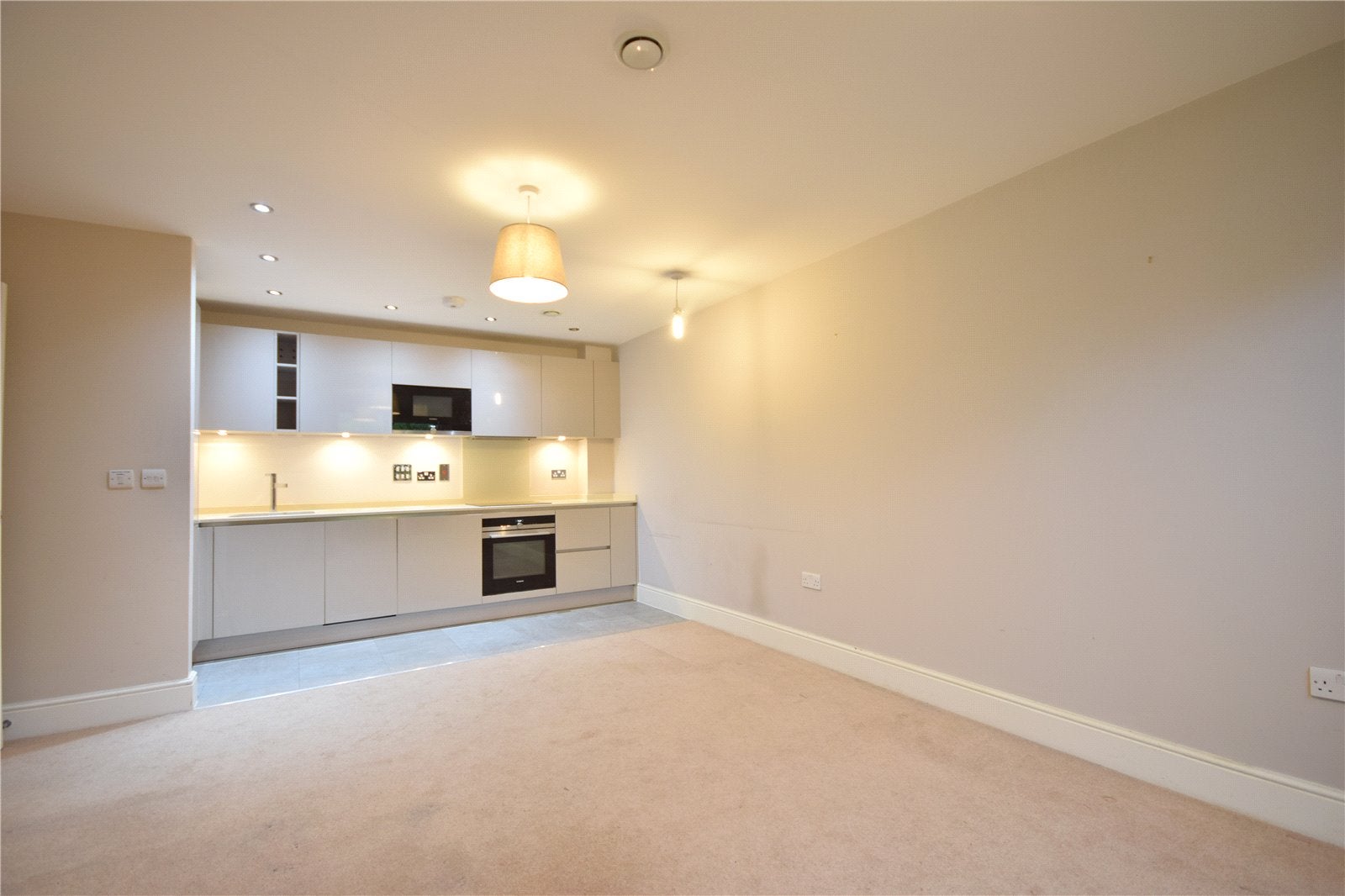 Flat East Street in Epsom and Ewell