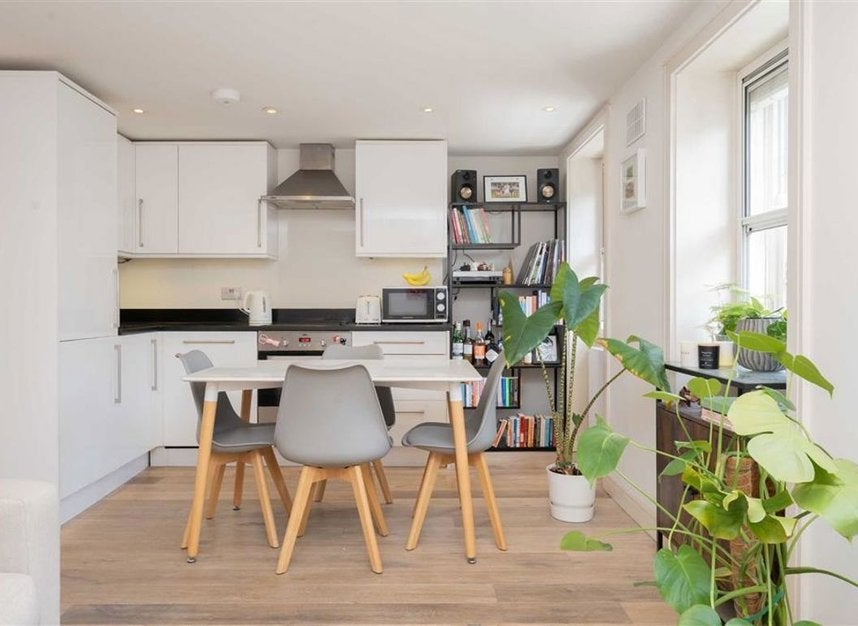 Flat Charlotte Street in Greater London