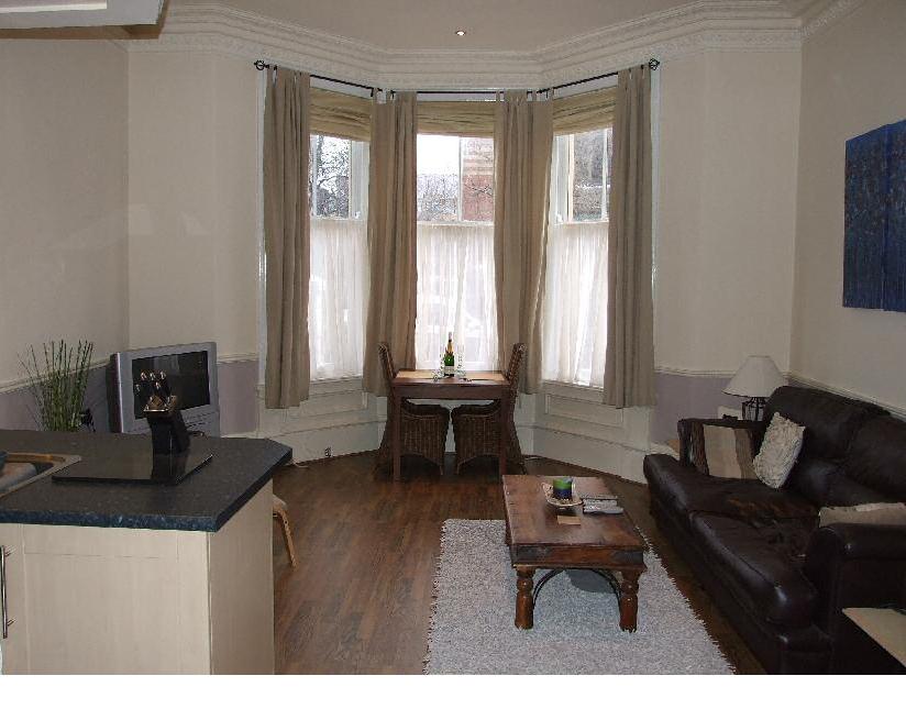 Flat Eskdale Terrace in Newcastle upon Tyne