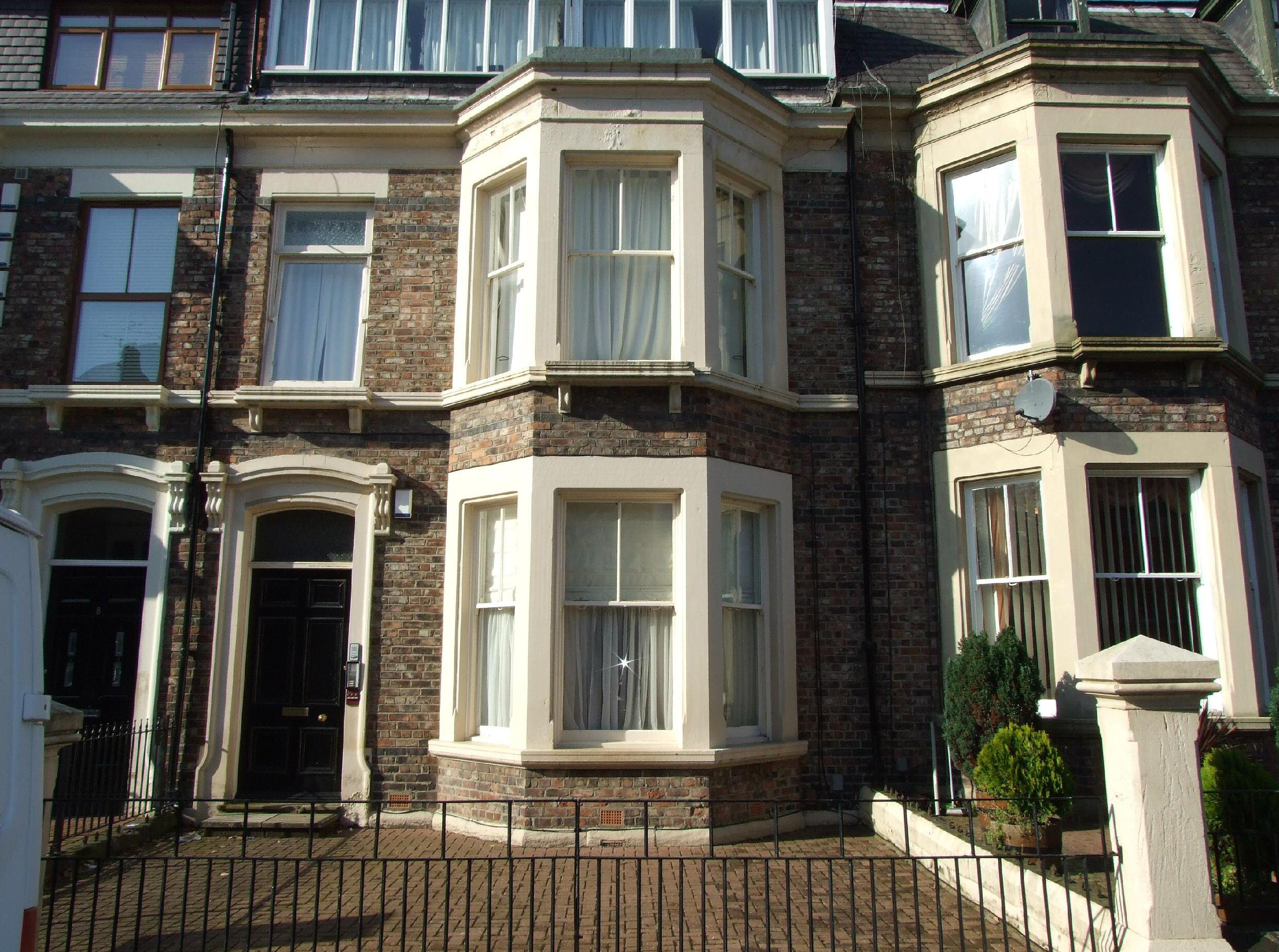 Flat Eskdale Terrace in Newcastle upon Tyne