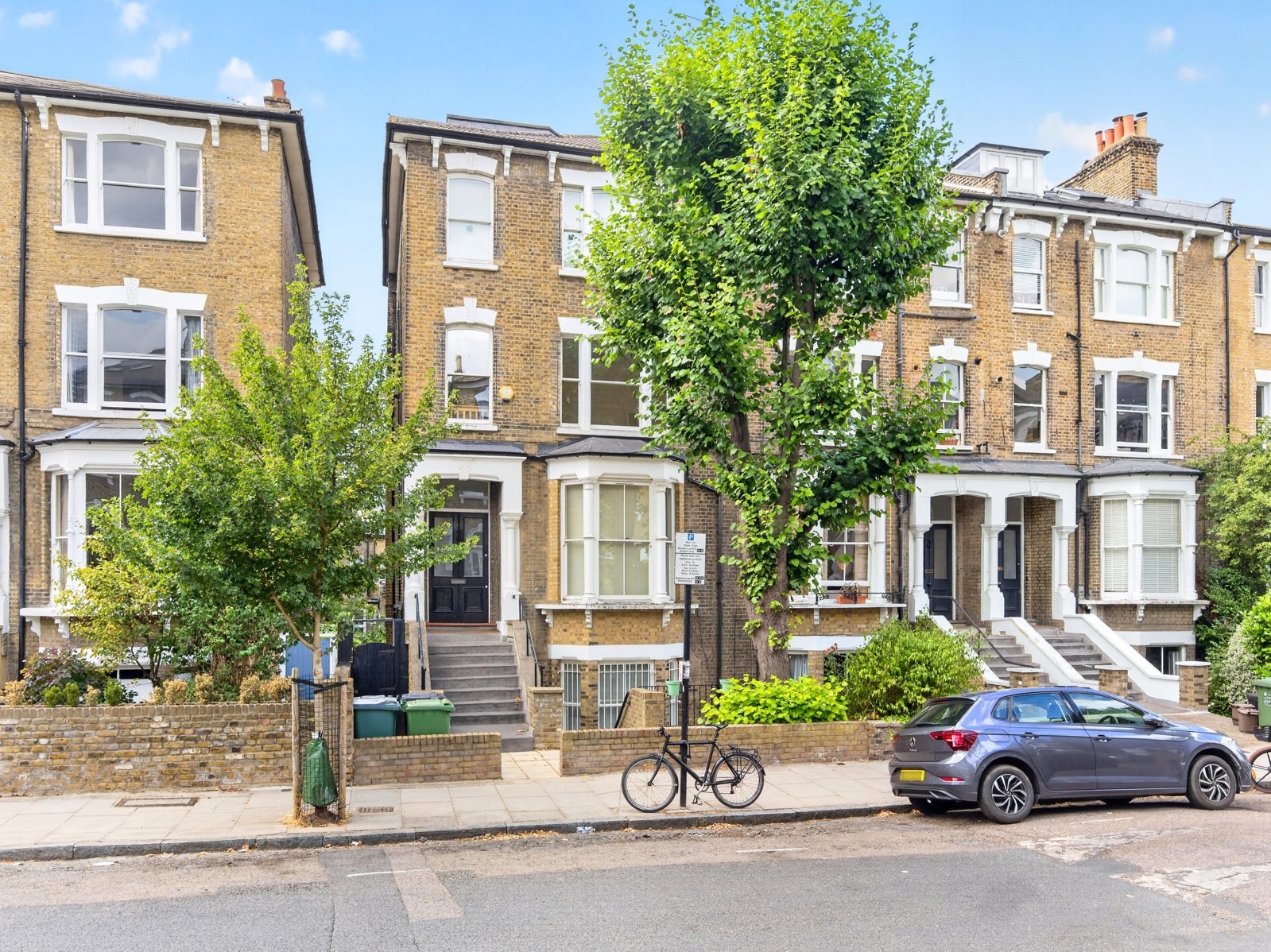 Flat Highbury Hill in Greater London