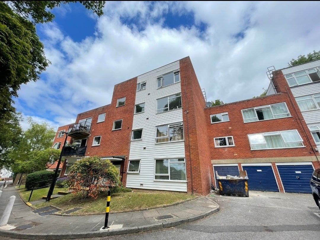 Flat Arden Place in Luton