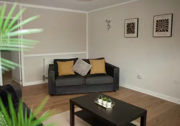 Flat Millburn Road in Renfrew