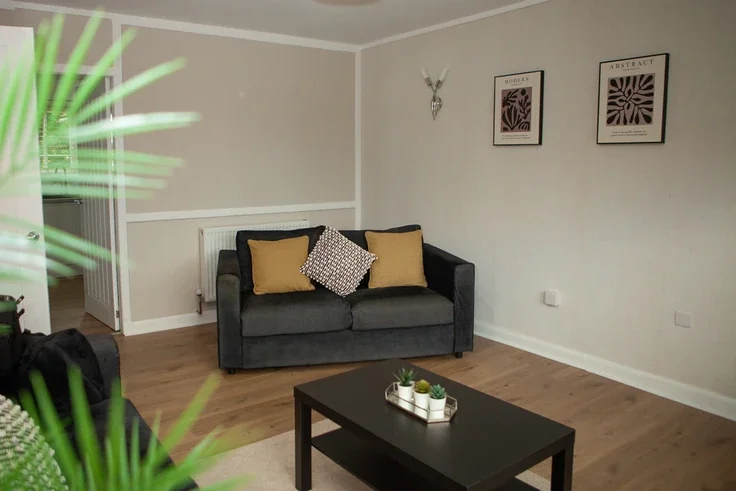 Flat Millburn Road in Renfrew