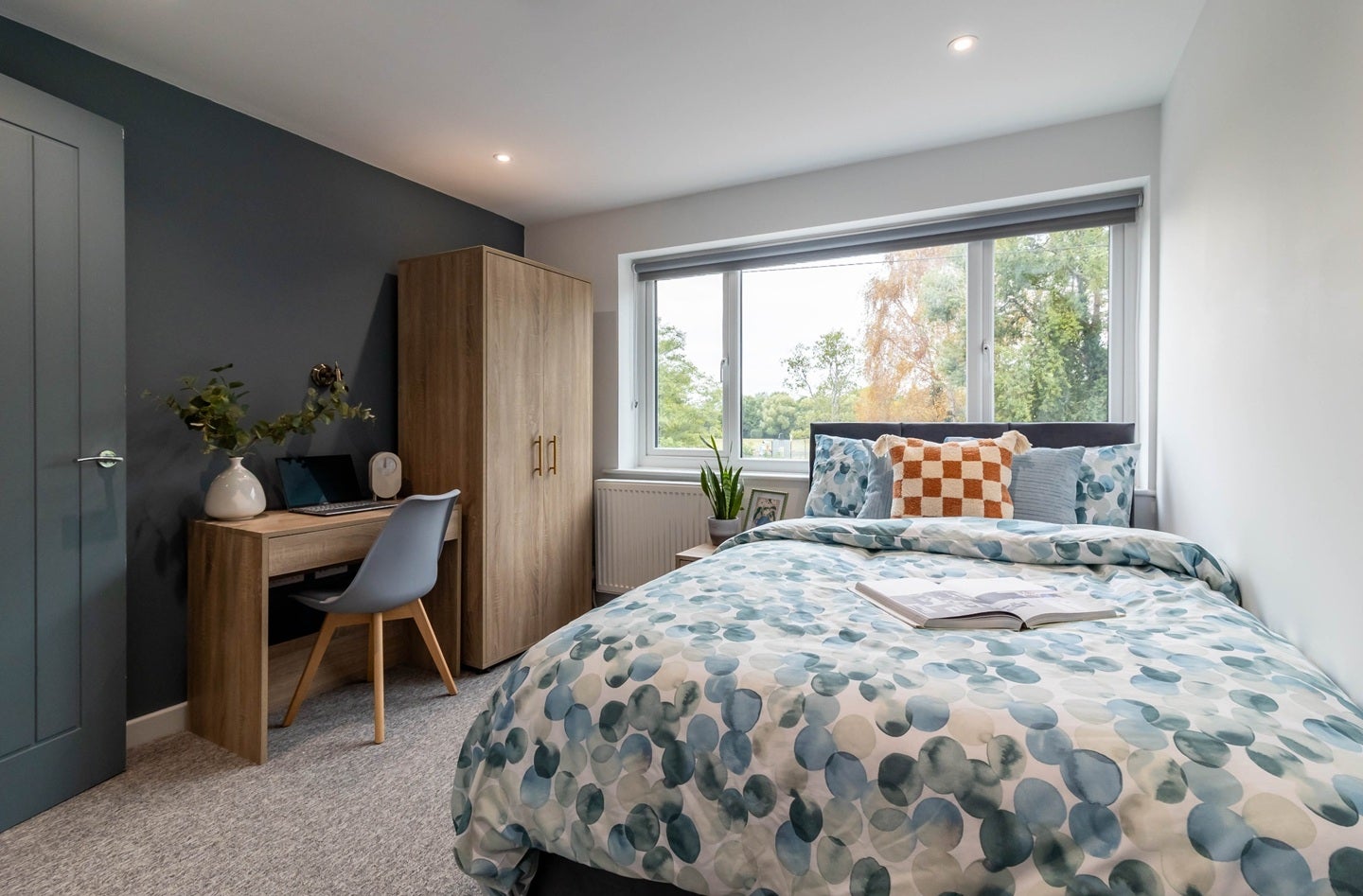 Room Wellington Road in Harwich