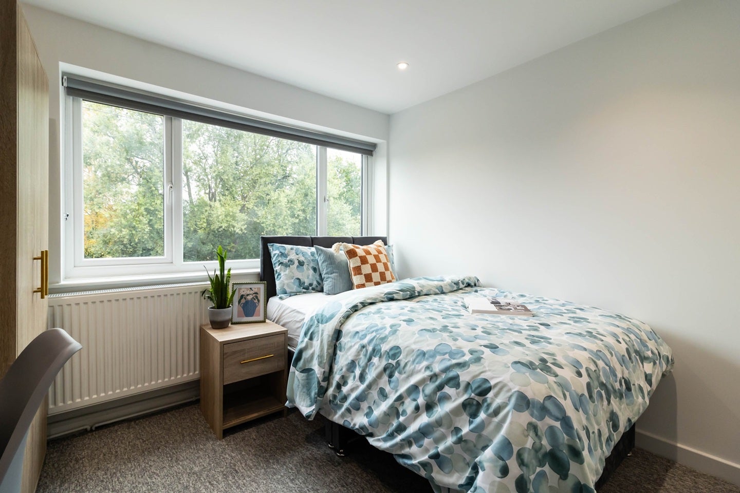 Room Wellington Road in Harwich