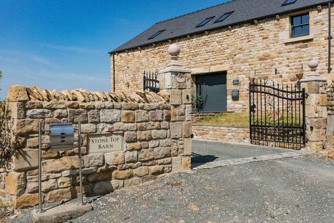House Trough Road in Borough of Wyre