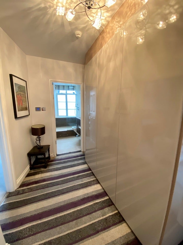 Flat Willesden Lane in Greater London