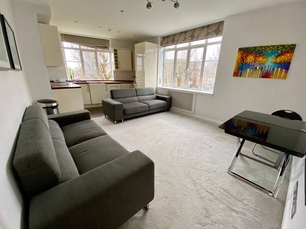 Flat Willesden Lane in Greater London