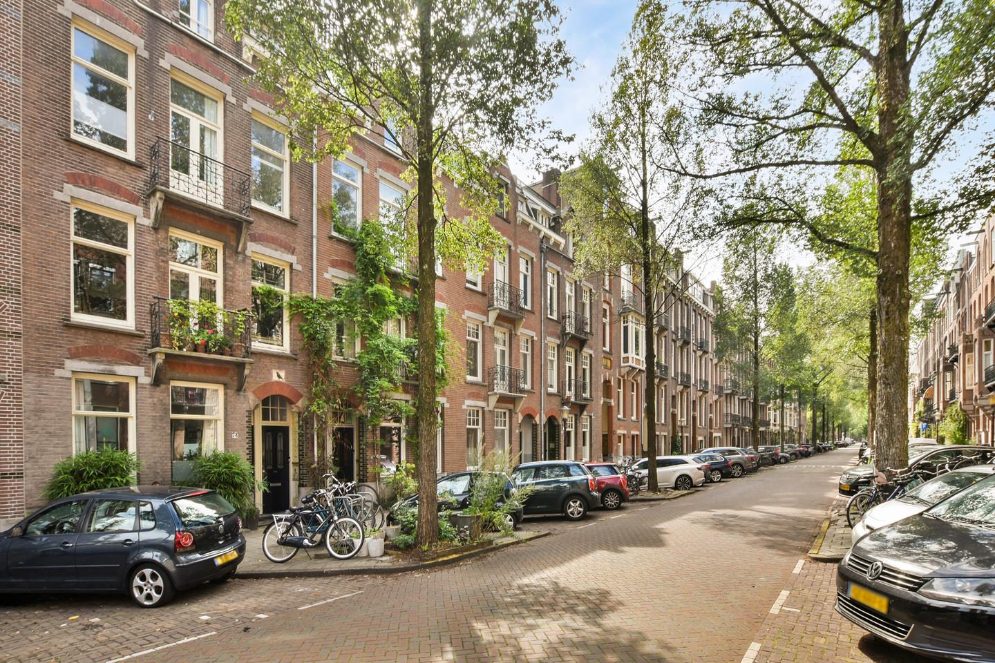 Flat Frans van Mierisstraat in Amsterdam
