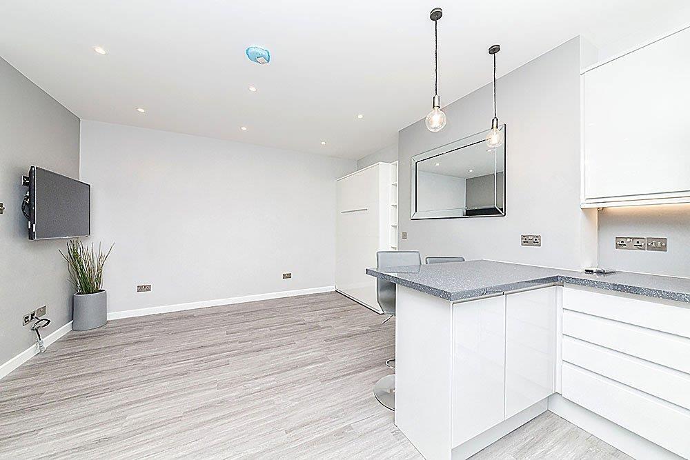 Flat Granville Park in Greater London