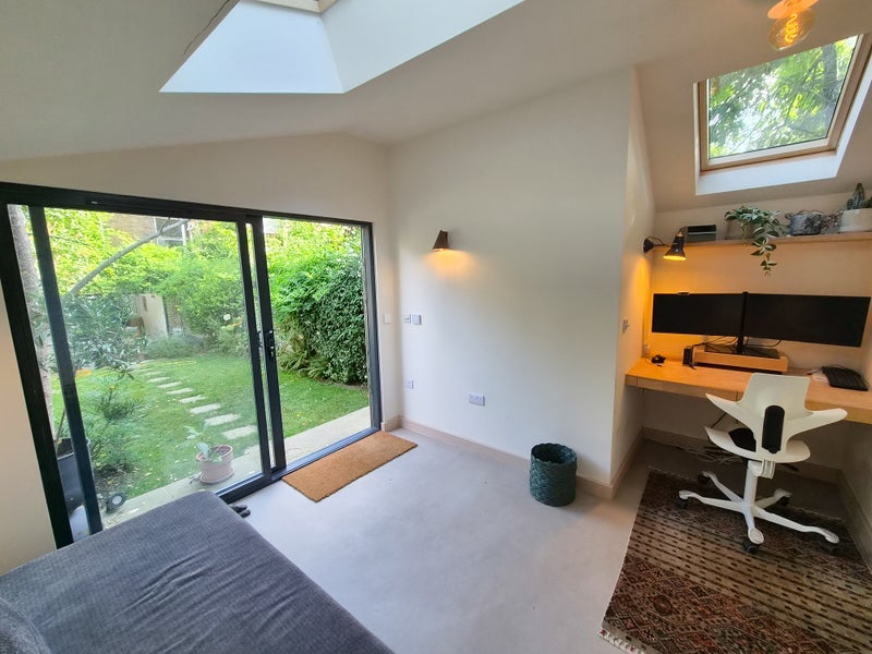 Room Elderfield Road in Greater London