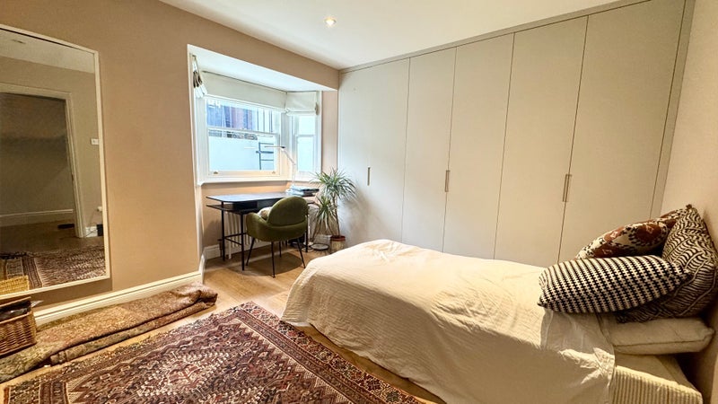 Room Elderfield Road in Greater London