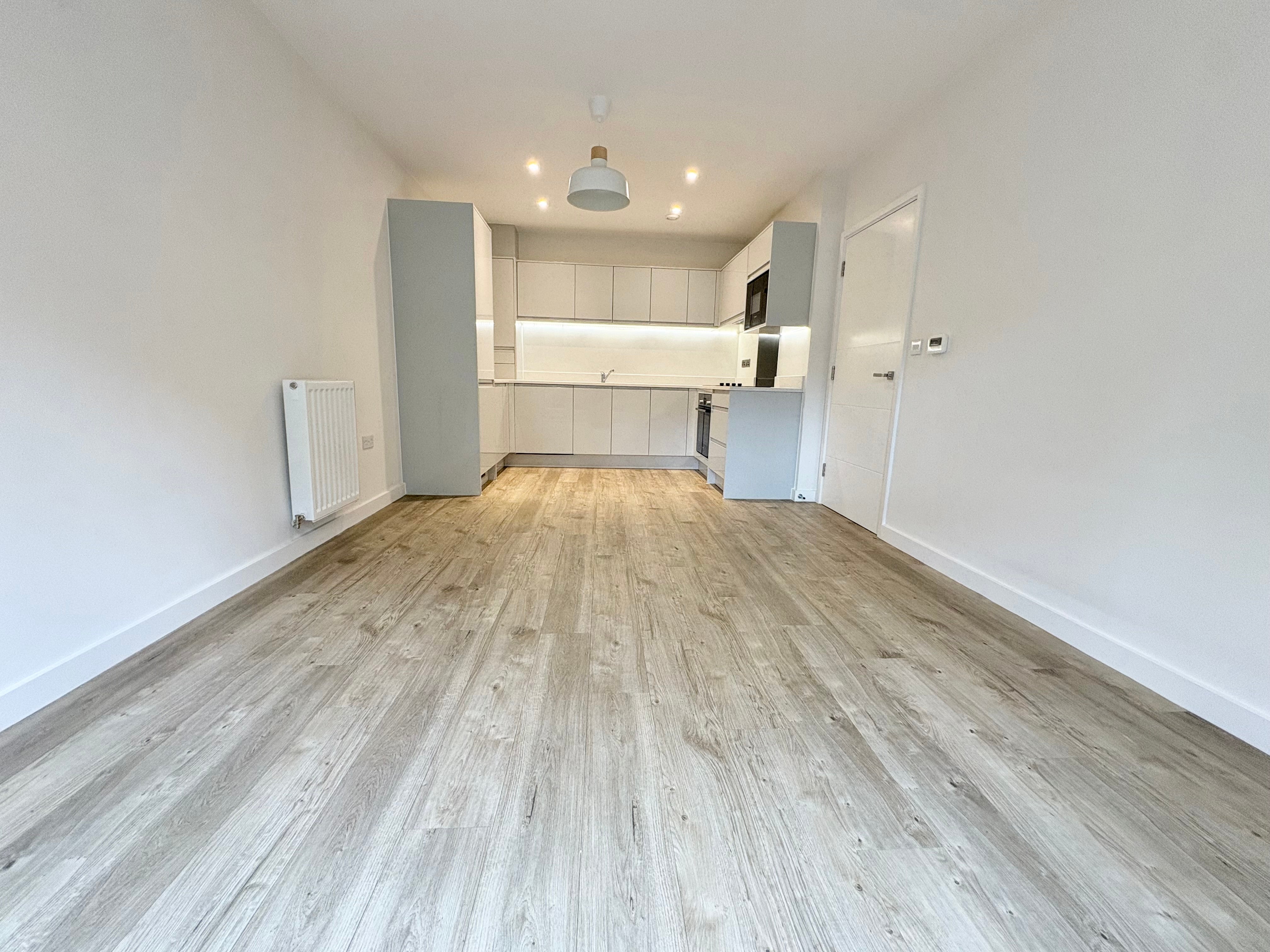 Flat Kestrel Close in Brentwood