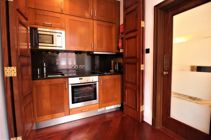 Flat Pont Street in Greater London