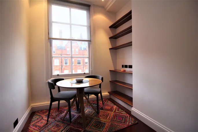 Flat Pont Street in Greater London
