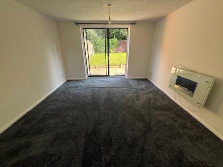 House Weaver Drive in Rugby
