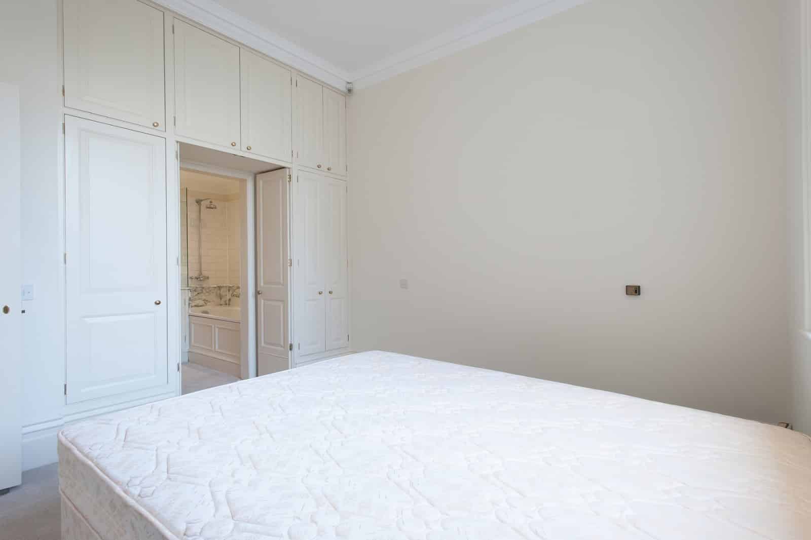 Flat Campden Hill Road in Greater London