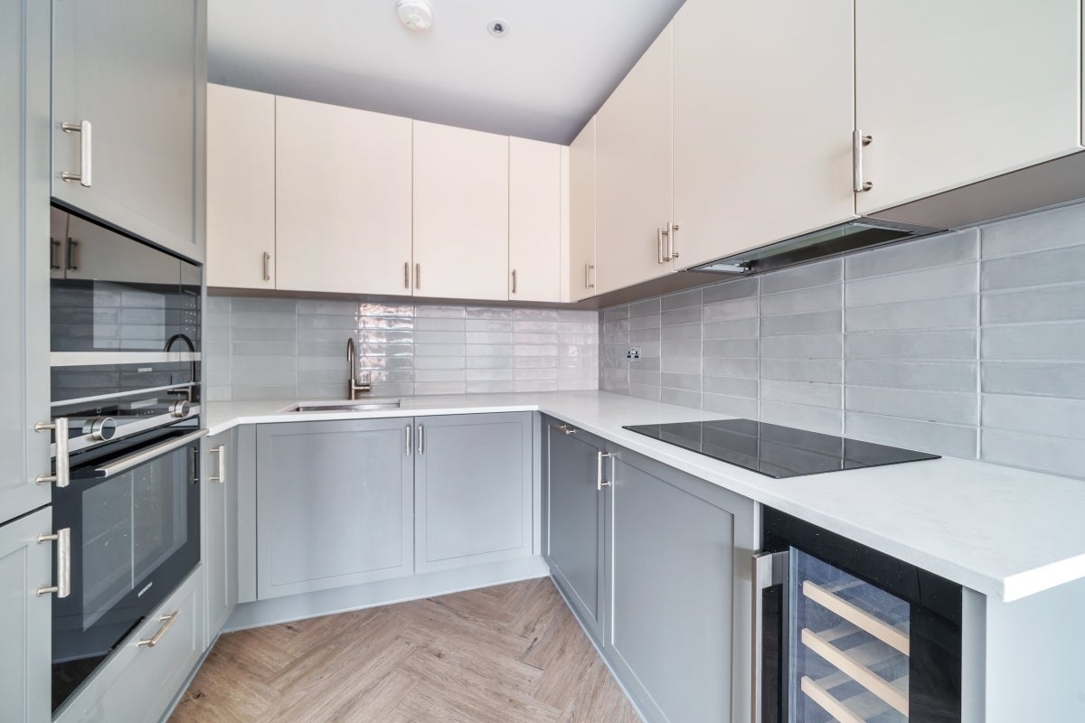 Flat Fellowes Rise in Winchester