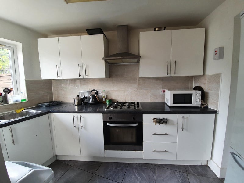 Room Newham Way in Greater London