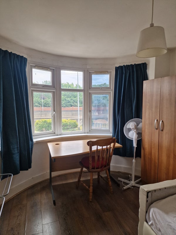 Room Newham Way in Greater London