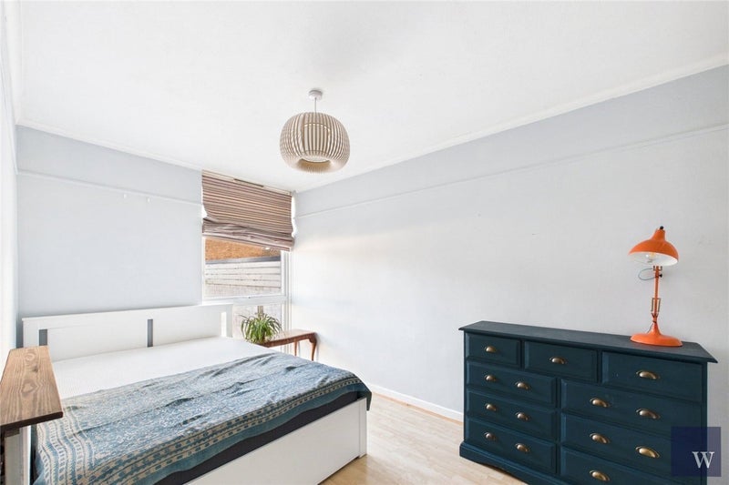 House Cherry Laurel Walk in Greater London