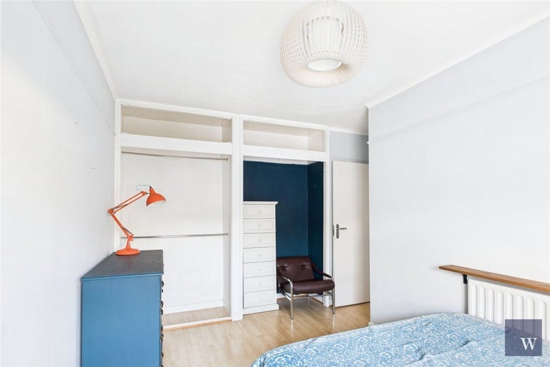 House Cherry Laurel Walk in Greater London