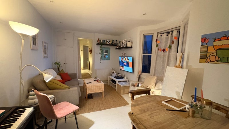 Room Glengall Road in Greater London