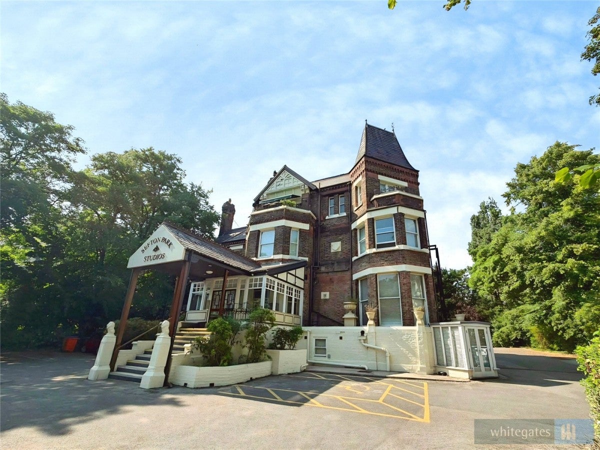 Flat Croxteth Drive in Liverpool
